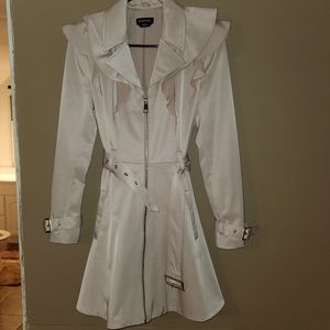 Silky Blush Bebe Trenchcoat